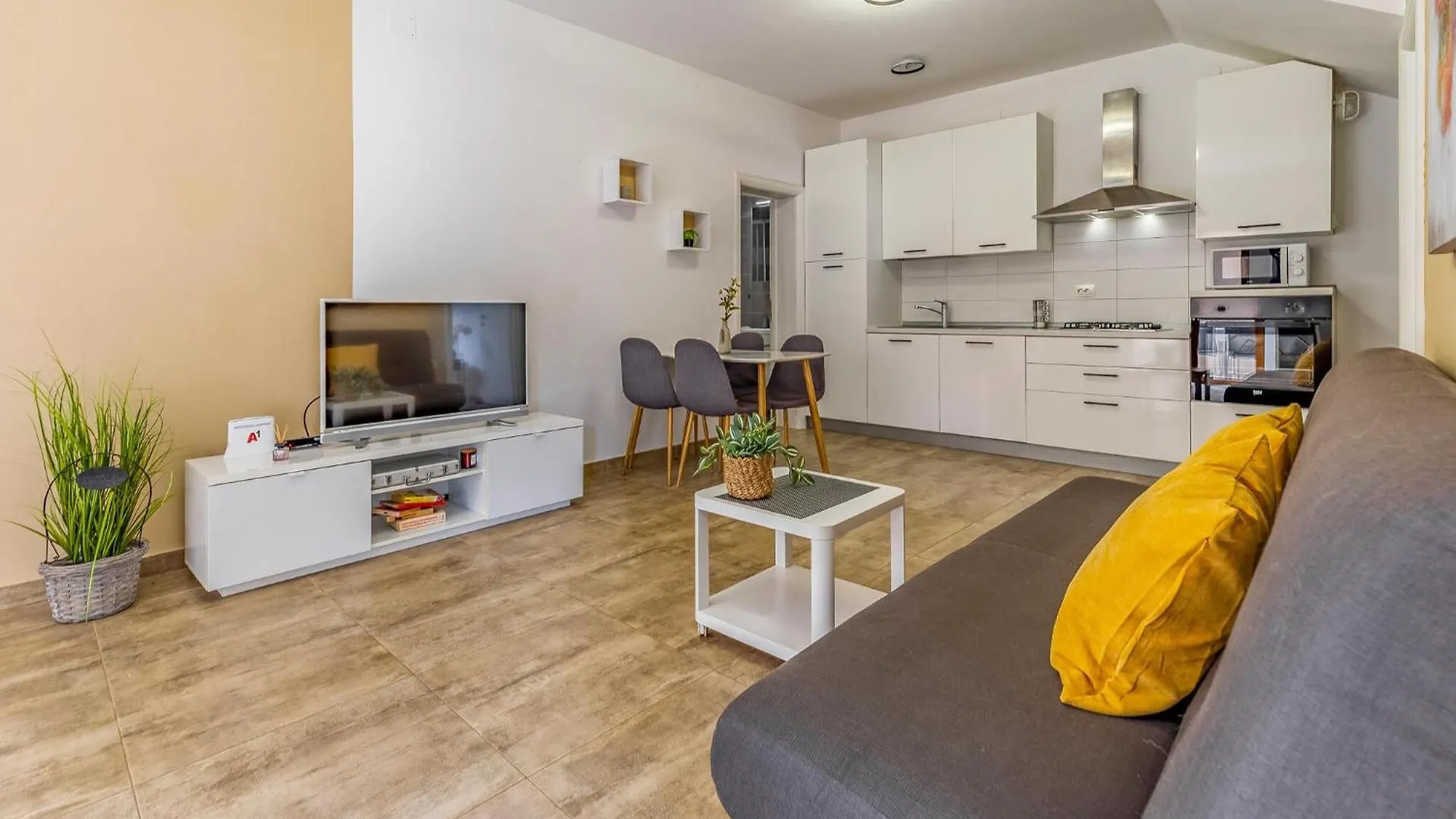 4 Bedroom Cozy Home In Barbariga