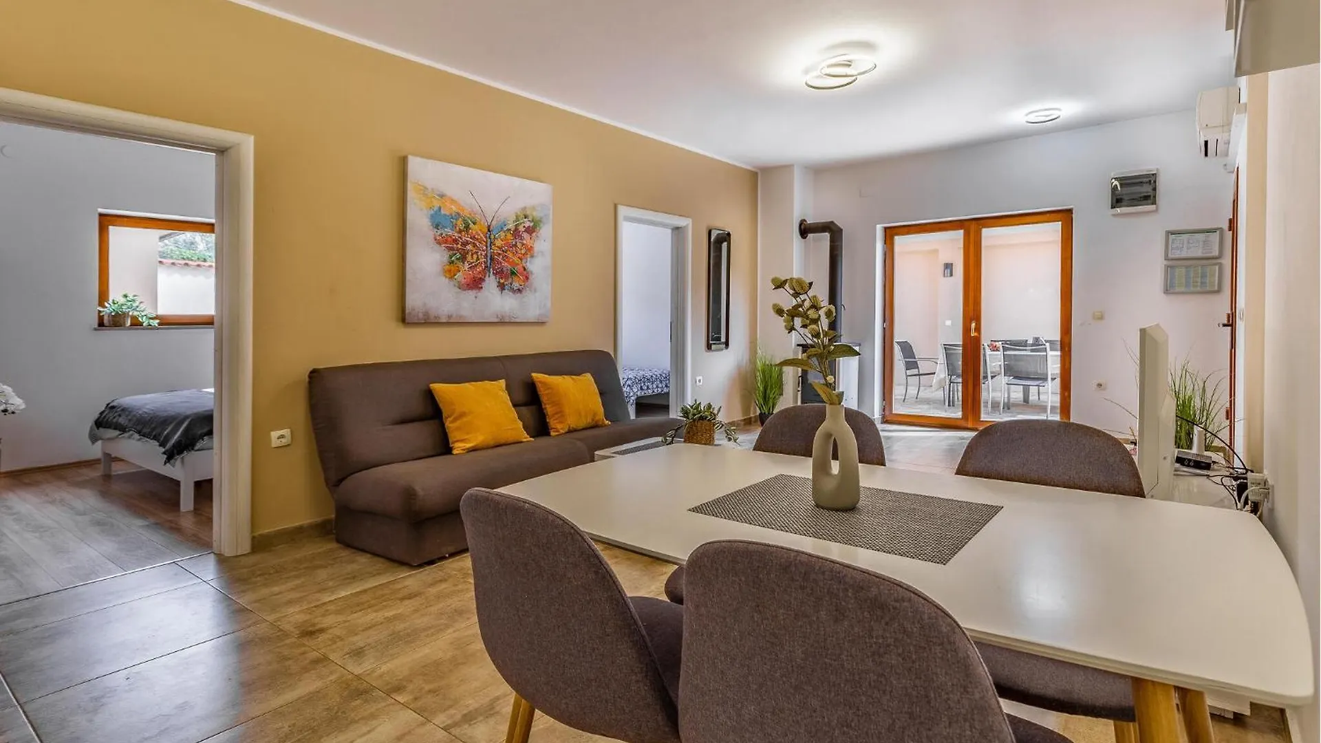 4 Bedroom Cozy Home In Barbariga Holiday home