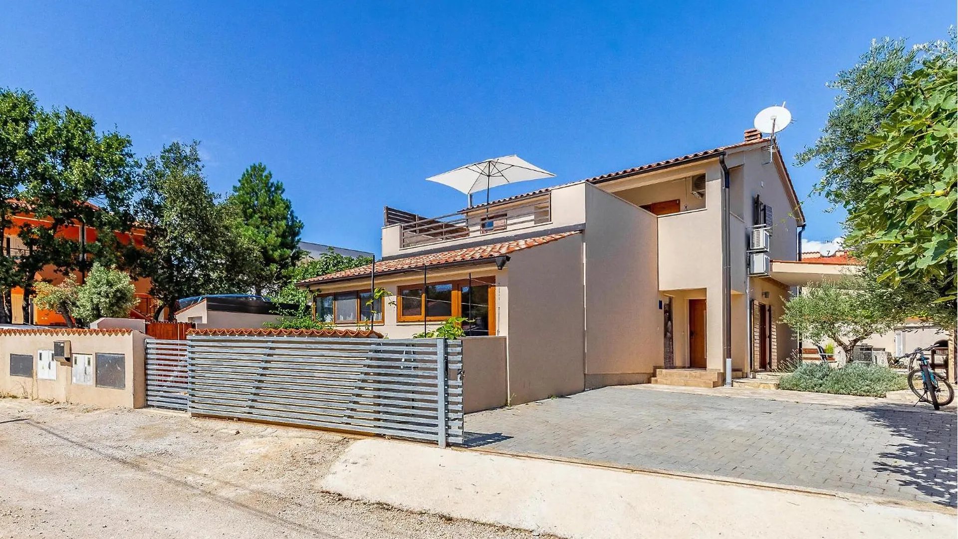 4 Bedroom Cozy Home In Barbariga 0*,